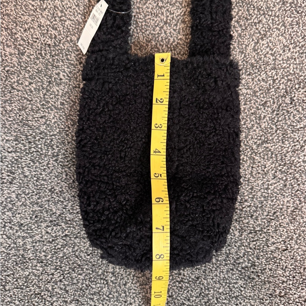 Aerie NWTS Black Fuzzy Soft Sherpa Shoulder Tote Bag Faux Shearling  Lightweight - Picture 9 of 9
